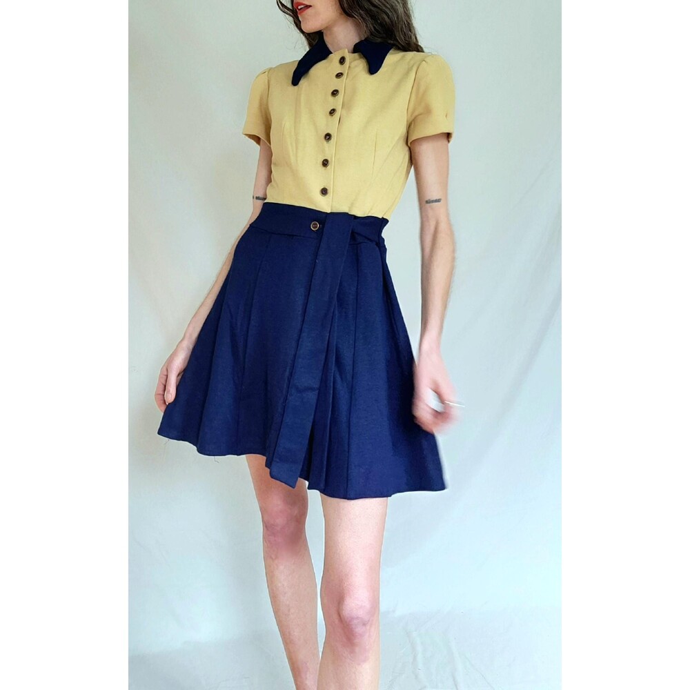 1960s Vintage A-line Mini Dress: Scooter Girl Mod Wool Knit, Womens Small